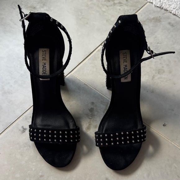 Steve Madden Carrson Black Silver Studded Heels - Picture 1 of 8